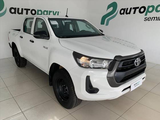 TOYOTA HILUX 2.8 D-4D TURBO DIESEL CD POWER PACK 4X4 MANUAL